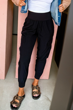 Load image into Gallery viewer, Black Elastic High Waist Pocketed Cargo Jogger Pants