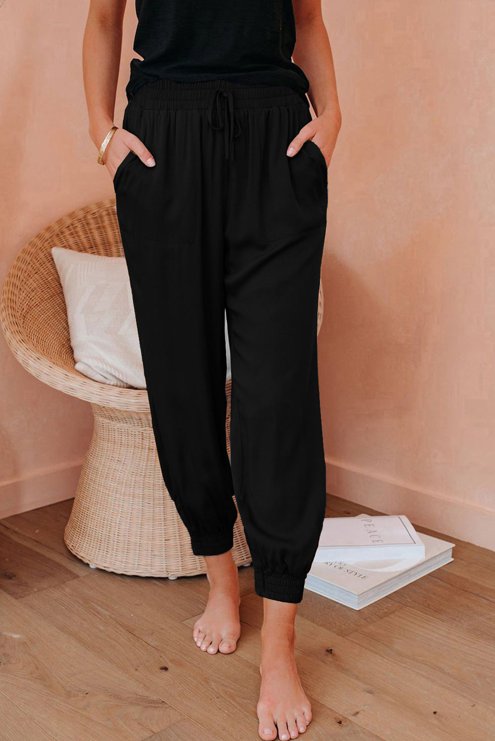 Black Drawstring Pocketed Cropped Jogger Pants