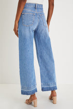 Load image into Gallery viewer, Dusk Blue Raw Hem Straight Leg Loose High Waist Jeans

