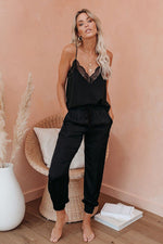 Load image into Gallery viewer, Black Drawstring Pocketed Cropped Jogger Pants
